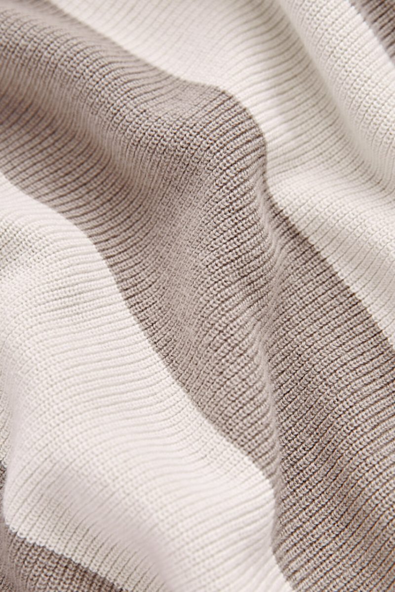 24339 1 Чоловічий в'язаний джемпер в смужку Massimo Dutti