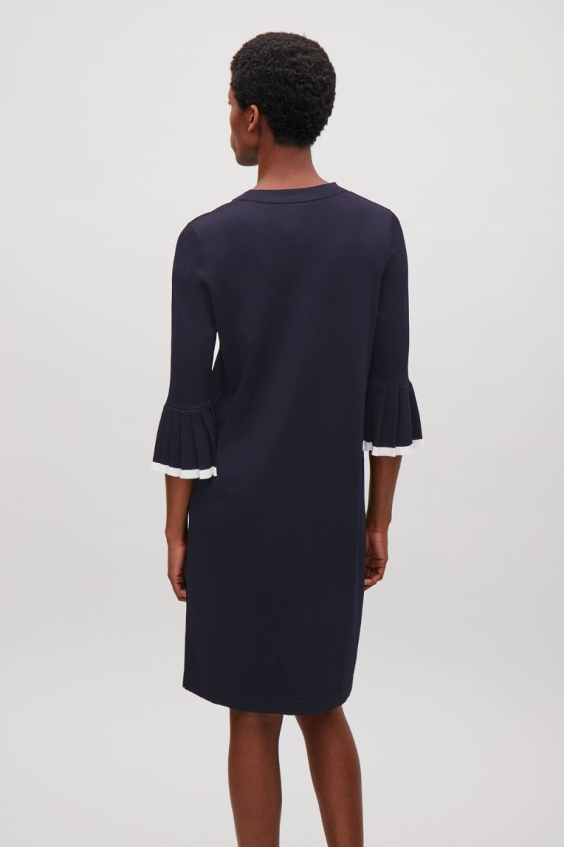 24670 (3) Трикотажна сукня з плісе на рукавах COS