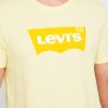Чоловіча футболка жовтого кольору з логотипом LEVI'S   LEVI'S