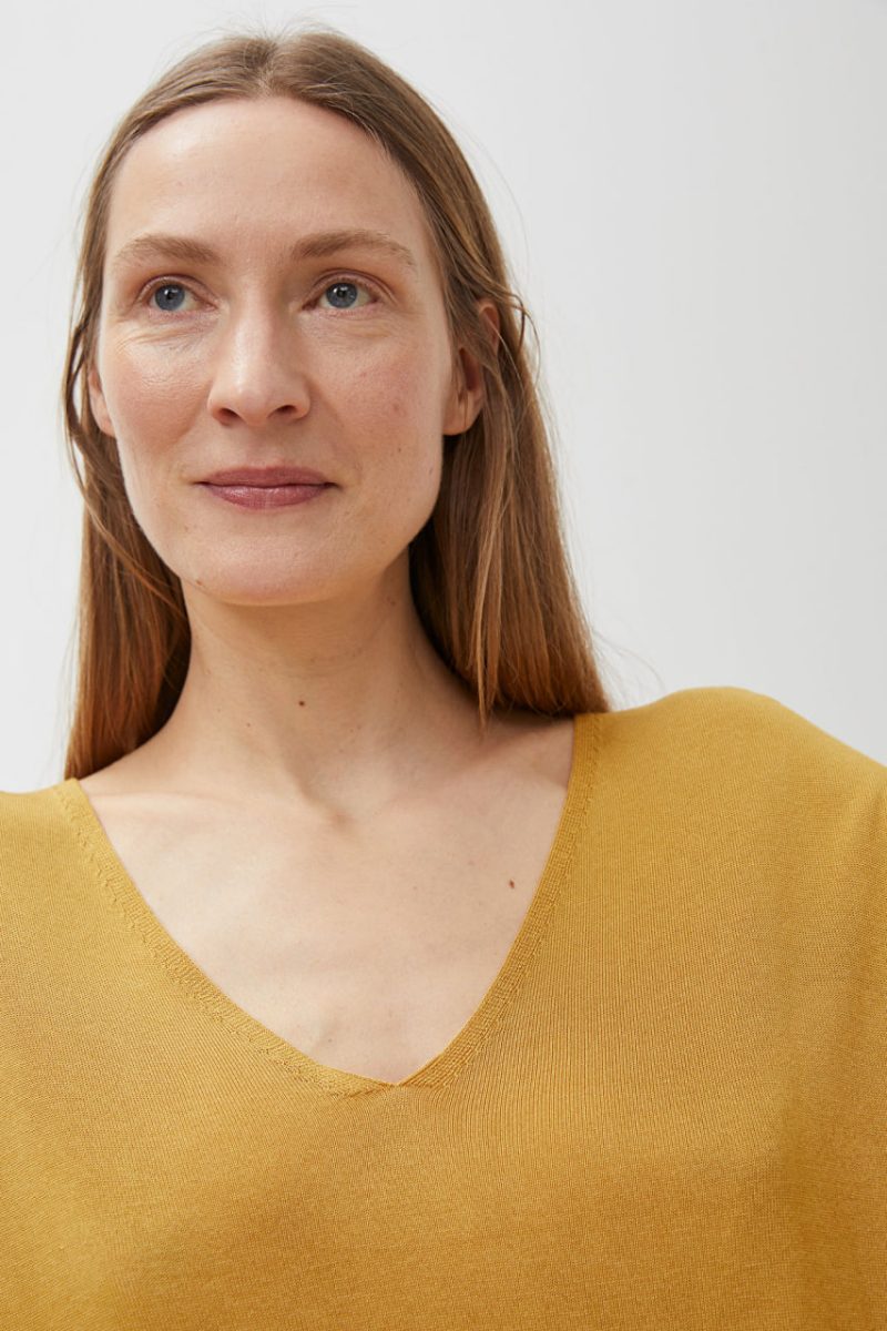 Трикотажний топ гірчичного кольору   ARKET