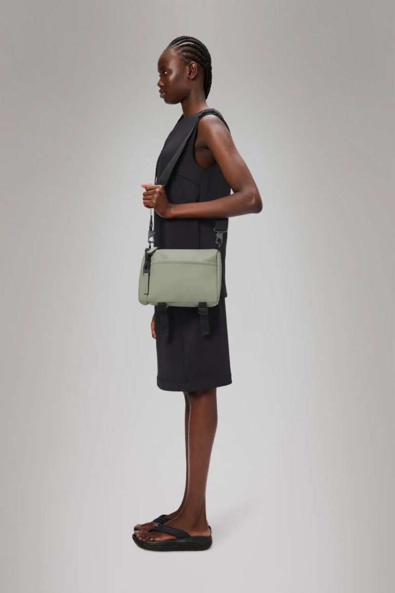 Крос-боді сіро-зеленого кольору RAINS